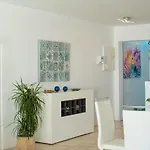 Frontline 25, Modern Coastal Design With Amazing Views Βίλα