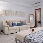 Βίλα Frontline 25, Modern Coastal Design With Amazing Views