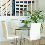 Frontline 25, Modern Coastal Design With Amazing Views Βίλα