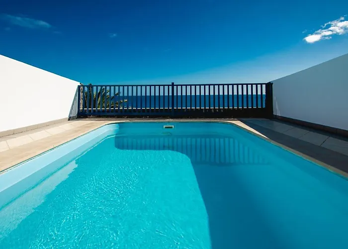 וילה Frontline 25, Modern Coastal Design With Amazing Views