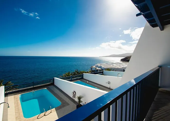 וילה Frontline 25, Modern Coastal Design With Amazing Views *