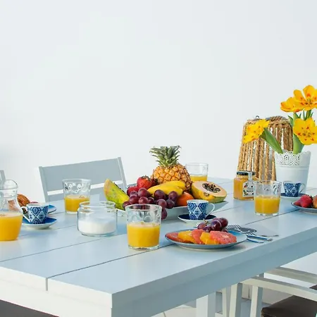 Frontline 25, Modern Coastal Design With Amazing Views Villa *