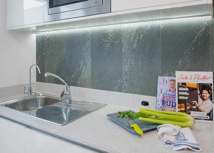 Frontline 25, Modern Coastal Design With Amazing Views