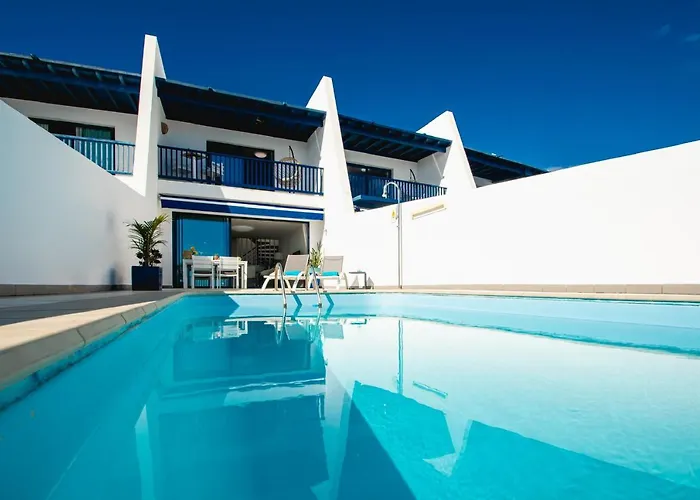 Frontline 25, Modern Coastal Design With Amazing Views ヴィラ