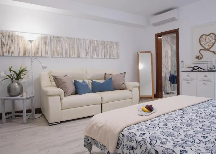 Villa Frontline 25, Modern Coastal Design With Amazing Views