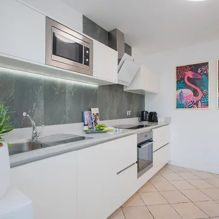 Frontline 25, Modern Coastal Design With Amazing Views Вилла *